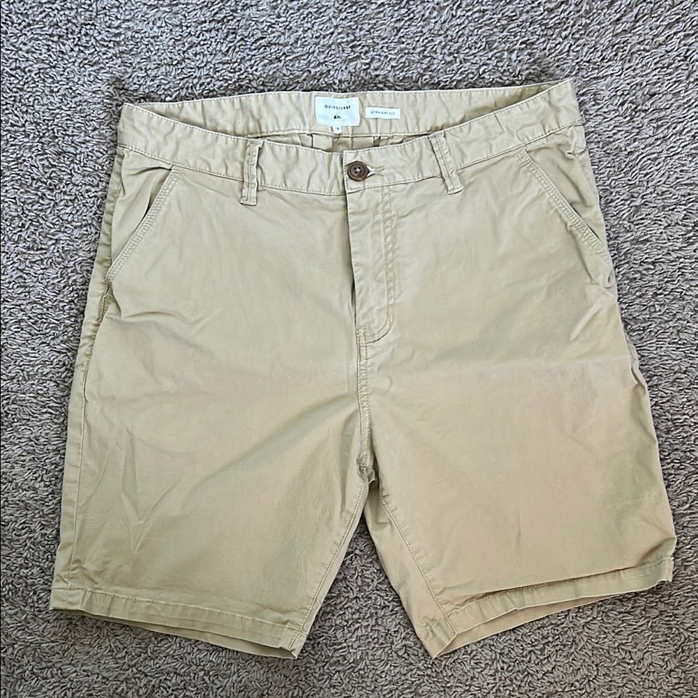 Quiksilver Men’s chino shorts, Straight Fit, 33